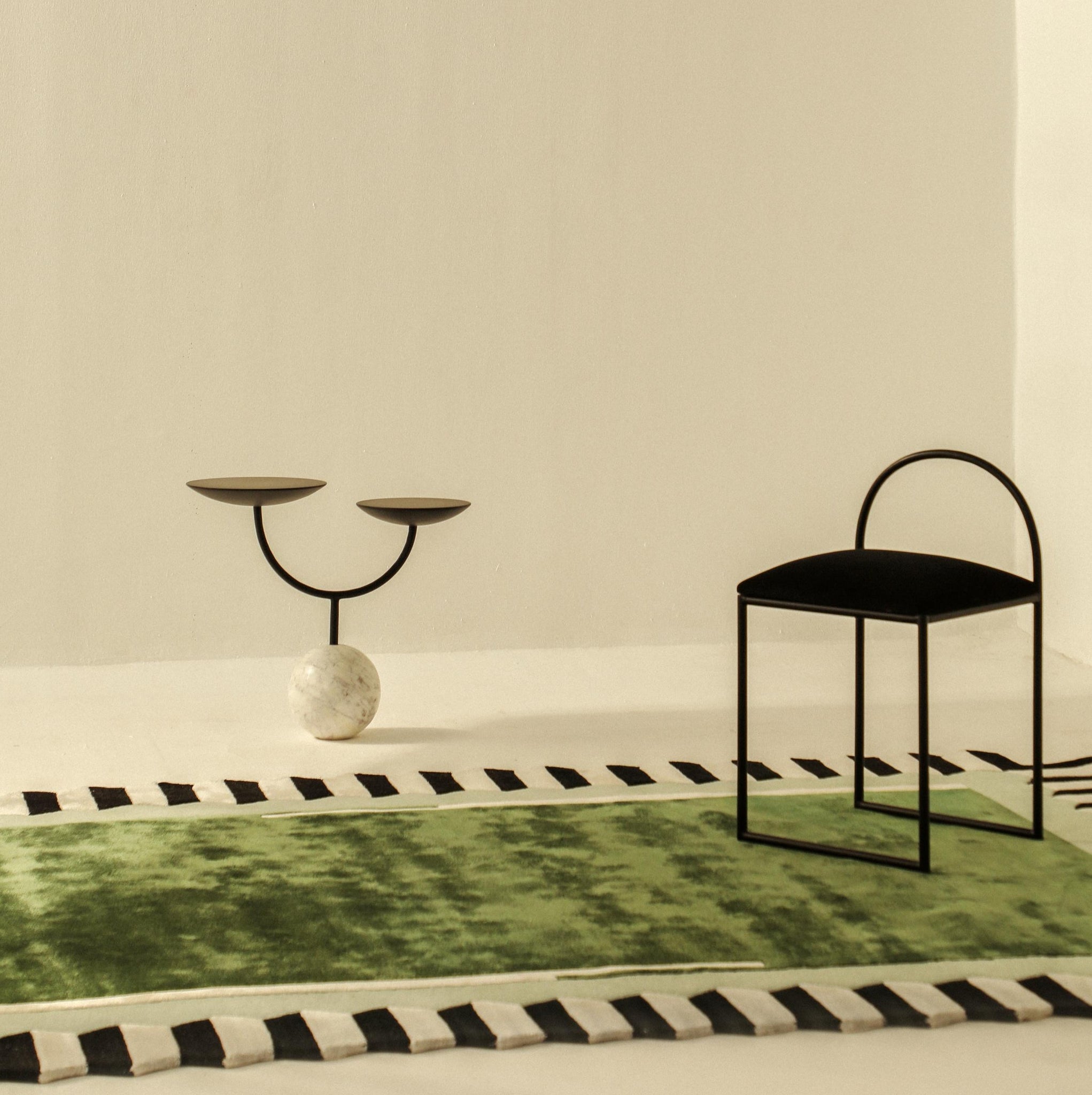 Ball Storey Table – Objectry