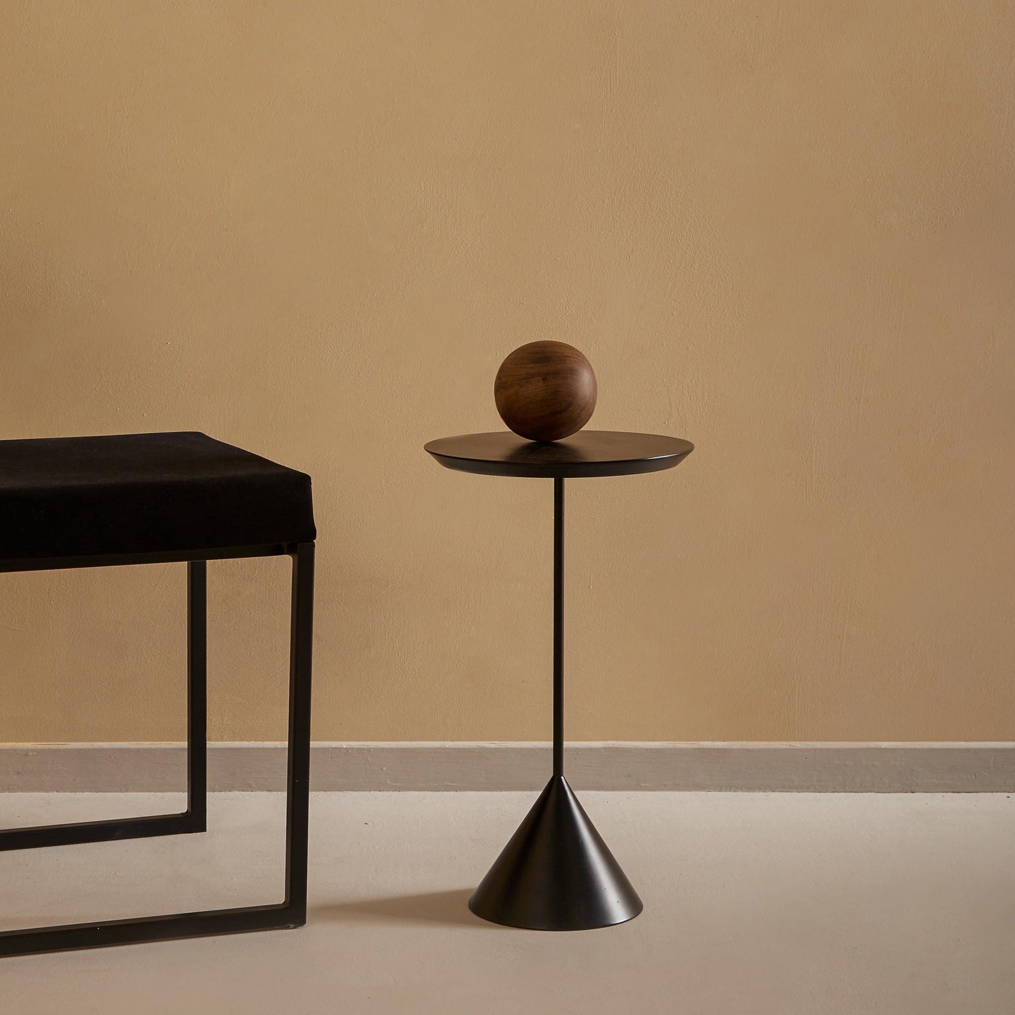 Cone End Table – Objectry