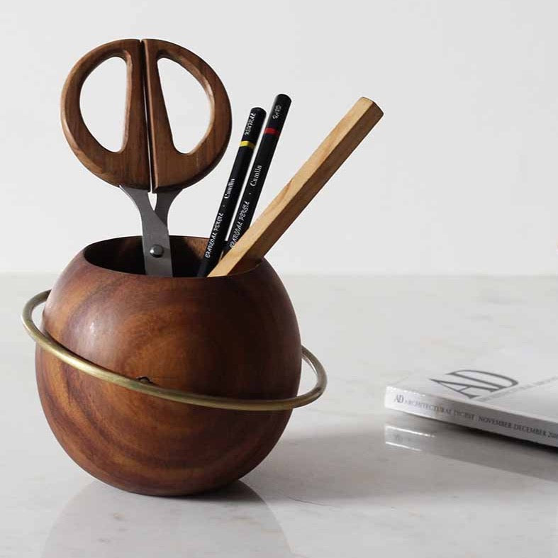 Saturn Penstand – Objectry