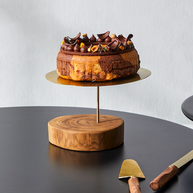Uneven Base Cakestand