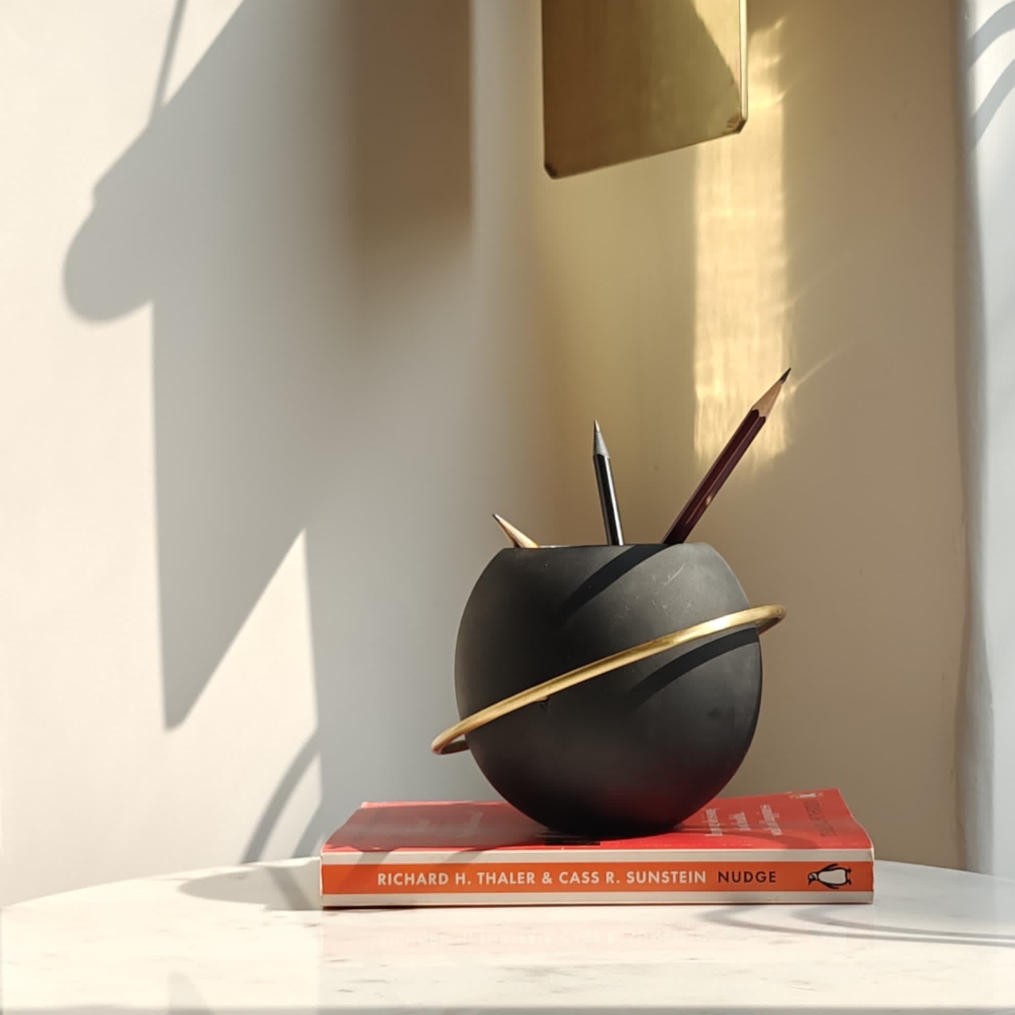 Saturn Penstand – Objectry